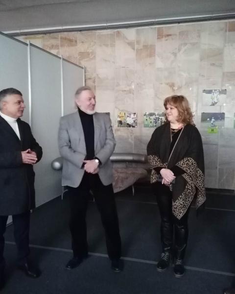Відкриття фотовиставки  голови угорського товариства у Чернівцях Альберта Комарі – у Львівському Палаці мистецтв.