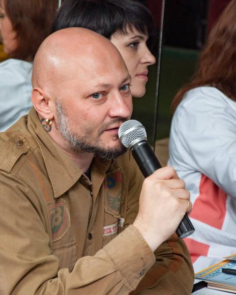 Альберт Комарі: " Поки дихаю, сподіваюся"
